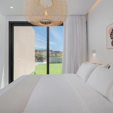 Eden Villa *